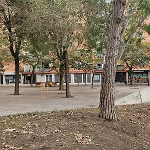 8 Min Walk To The & 10 Min Walk To Convention Centre ! Barcelone